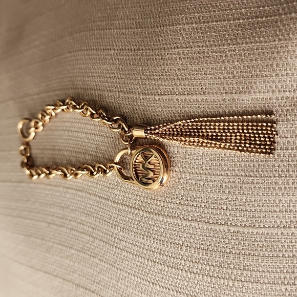 Michael Kors Rose Gold-Tone Steel Padlock Chain Bracelet, Pre-Owned - Picture 1 of 8